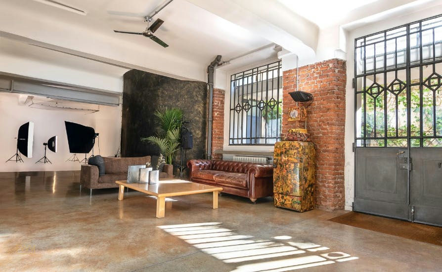 Creative Event and Photography Studio on Via Benedetto Marcello, 200 sqm, photo shoot, pop-up rental in Milano