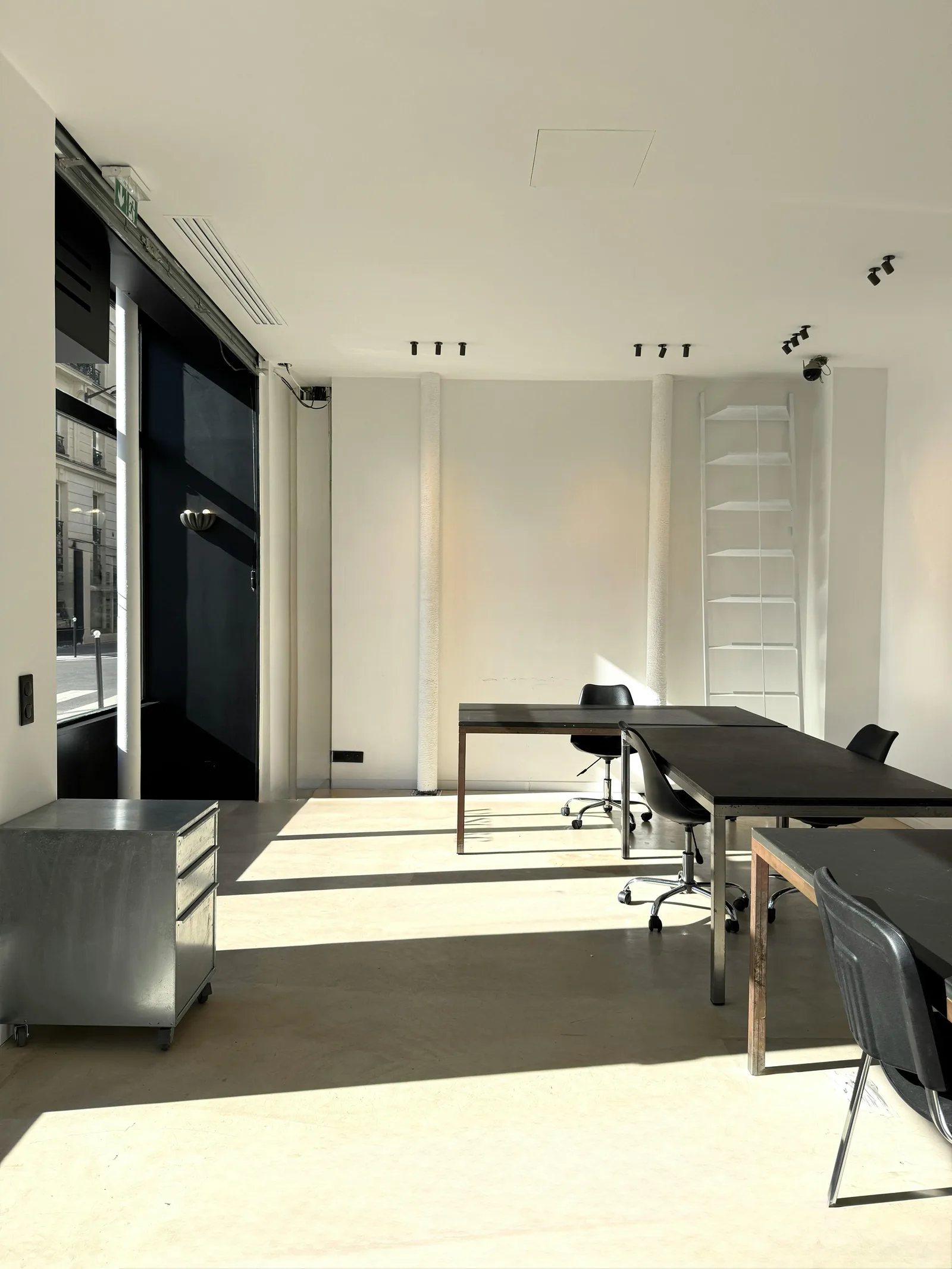 Creative Gallery and Atelier Space in Paris 11th District — 3