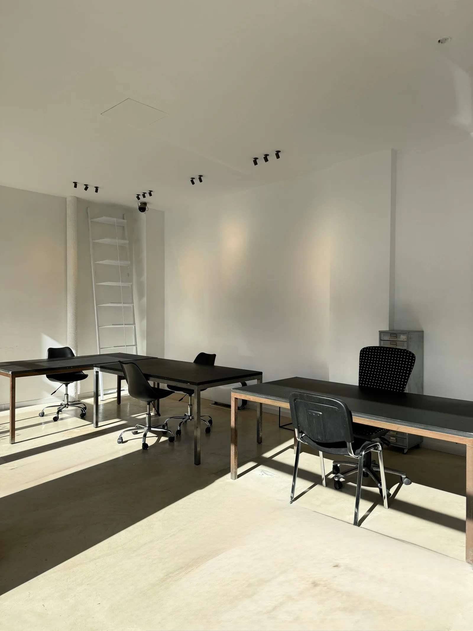 Creative Gallery and Atelier Space in Paris 11th District — 5
