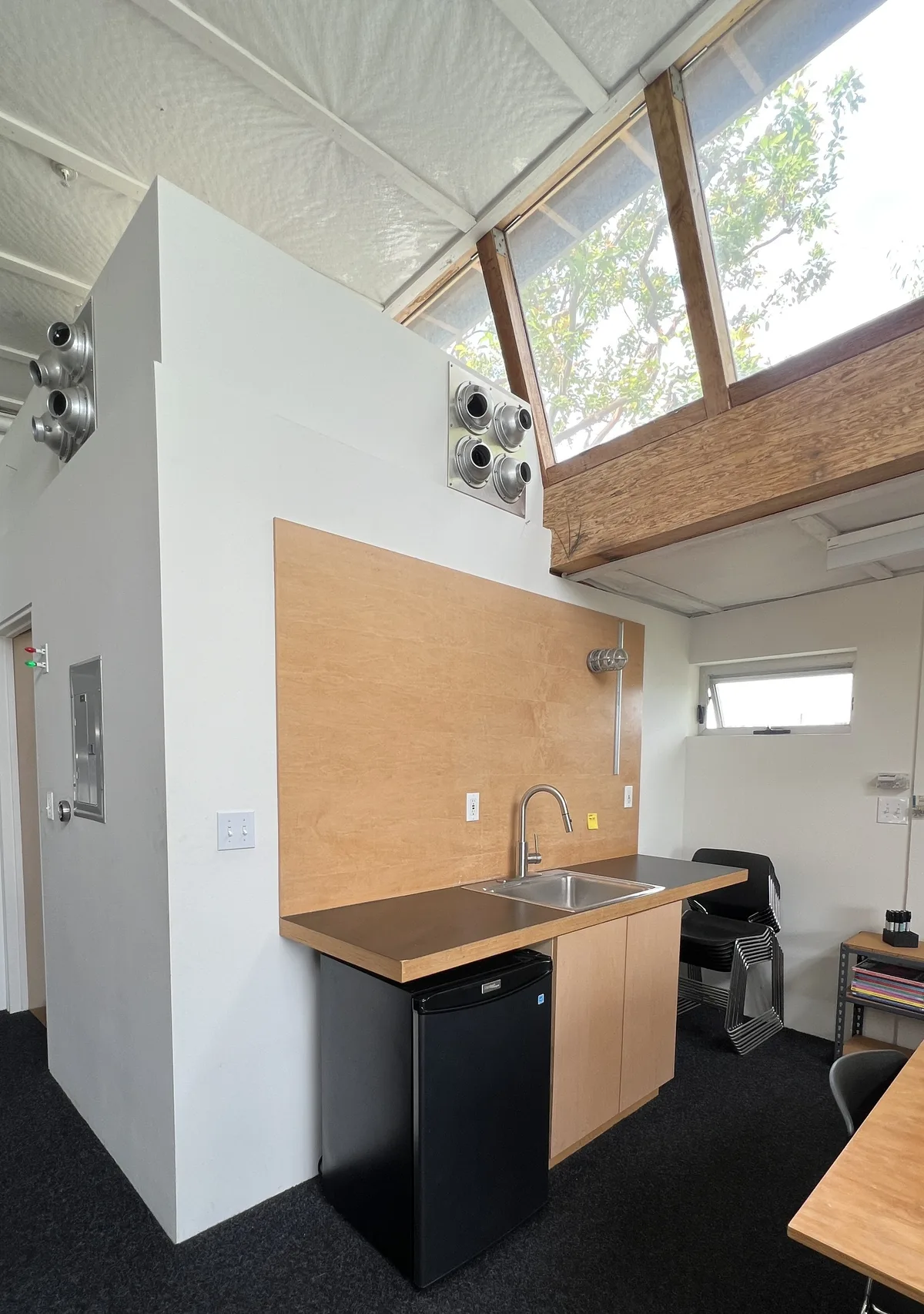 Creative Mezzanine Office Space in Santa Monica, 70 sqm, creative workshop, pop-up rental