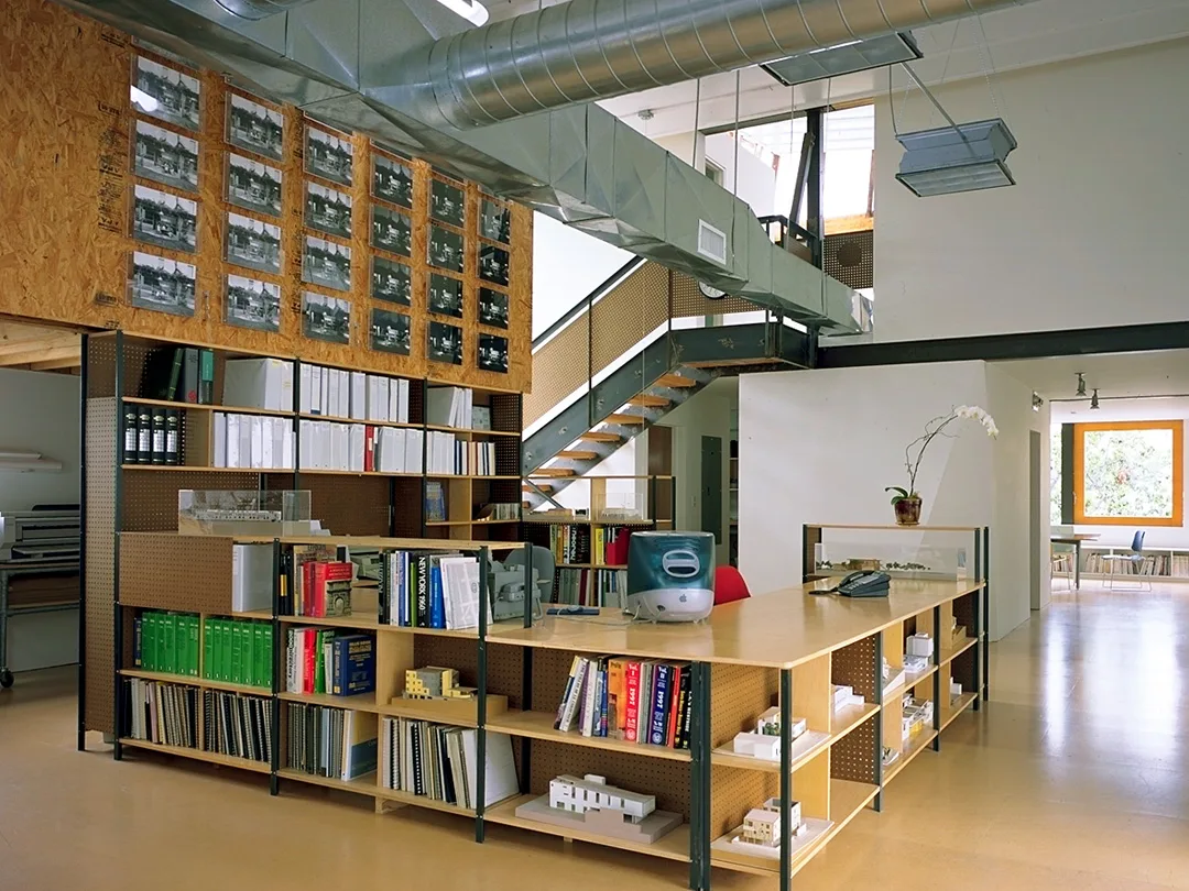 Creative Mezzanine Office Space in Santa Monica, 70 sqm, creative workshop, pop-up rental, third interior view