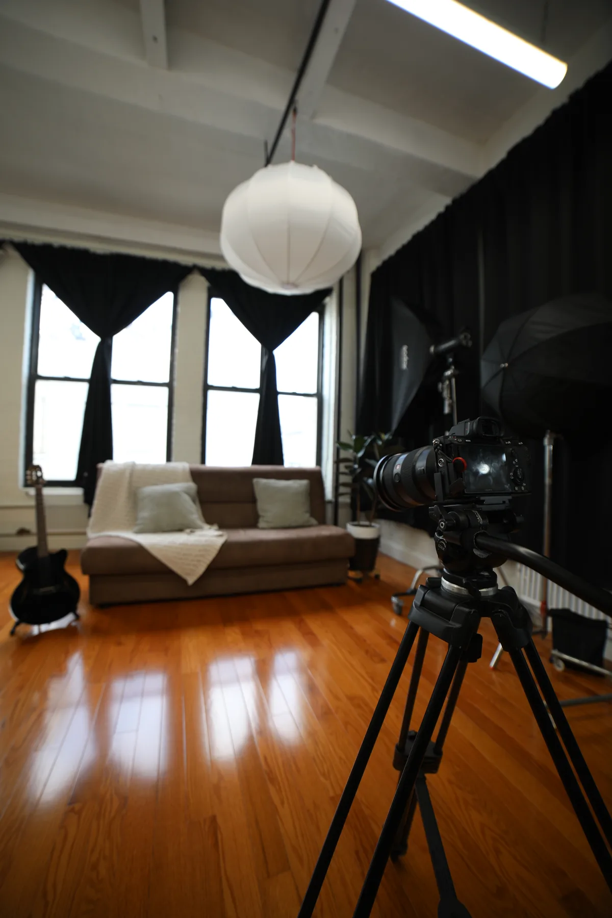 Creative Multi-Purpose Studio for Podcasts and Photography, 74 sqm, photo shoot, pop-up rental in Queens, interior view
