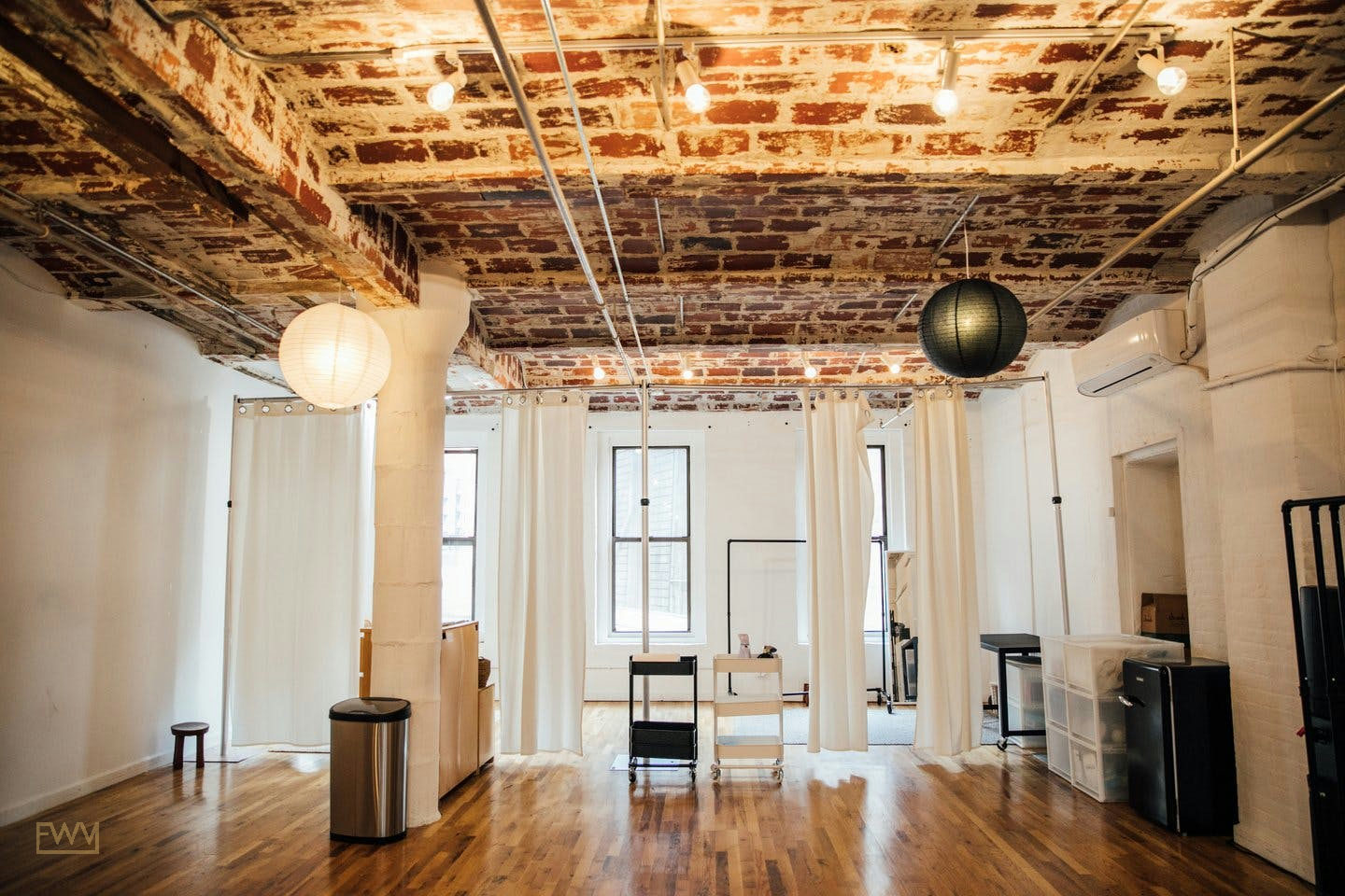 Creative Production Studio in Dumbo, Brooklyn, 164 sqm, pop up store
