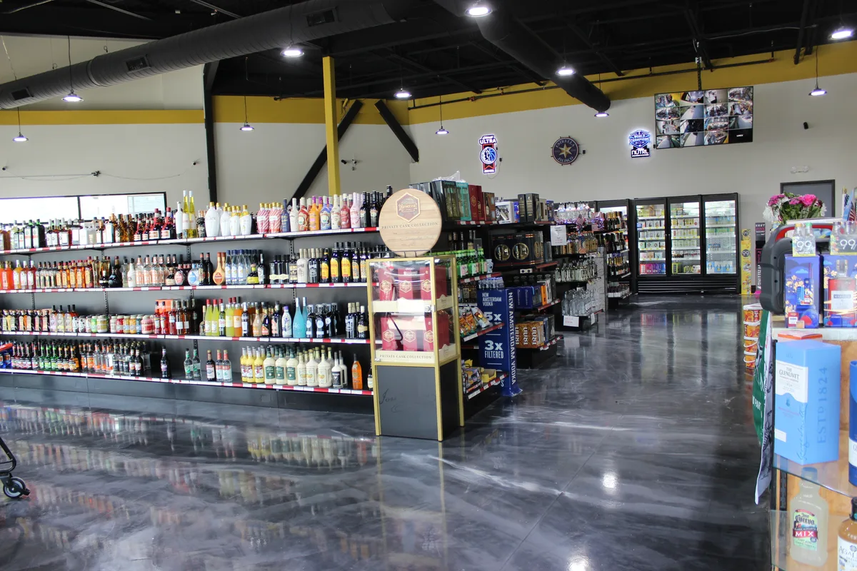 Customizable 3500 sq.ft Space in Stonebridge Community, 325 sqm, pop up store in McKinney, interior view
