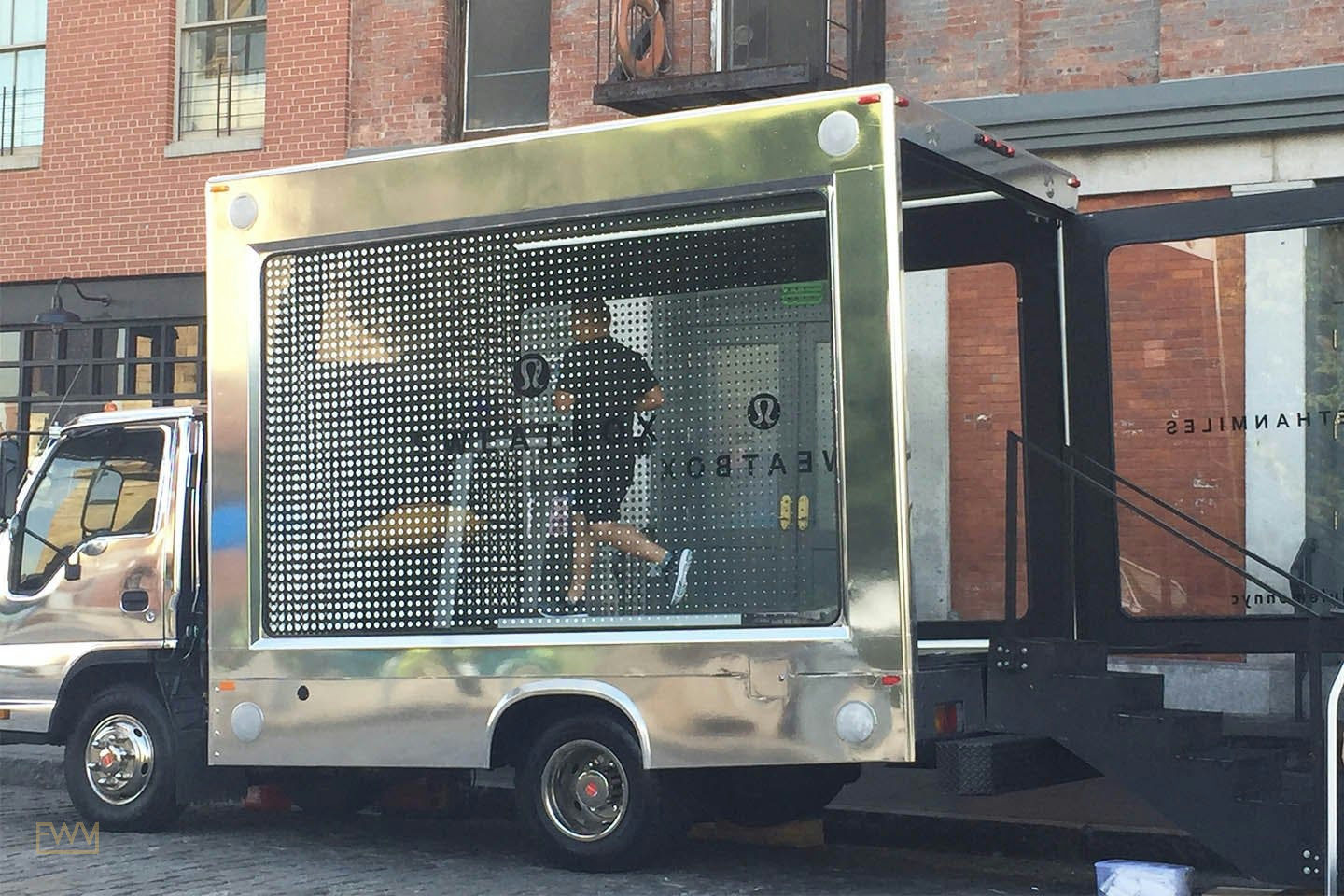 Customizable Mobile Pop-Up Truck in New York, 7 sqm, pop up store