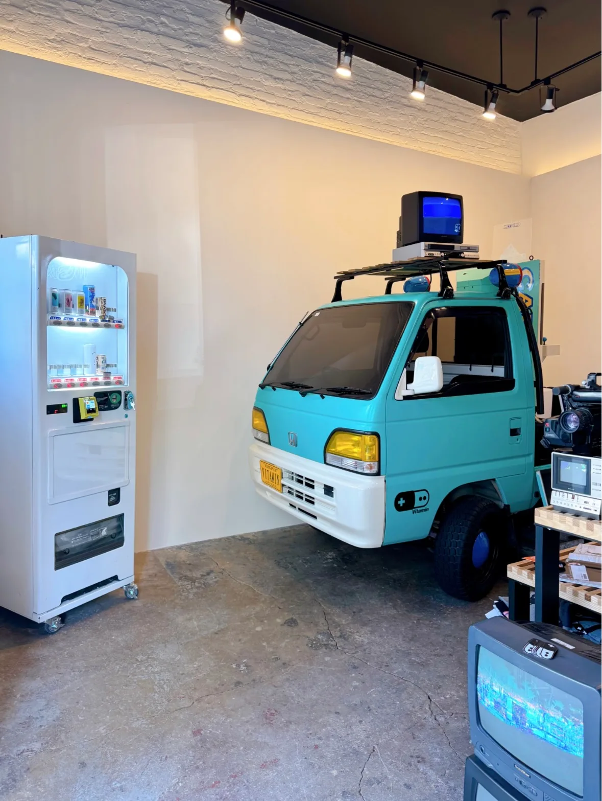 Customizable Retail Cafe Space in Williamsburg, 51 sqm, pop up store in Brooklyn, third interior view