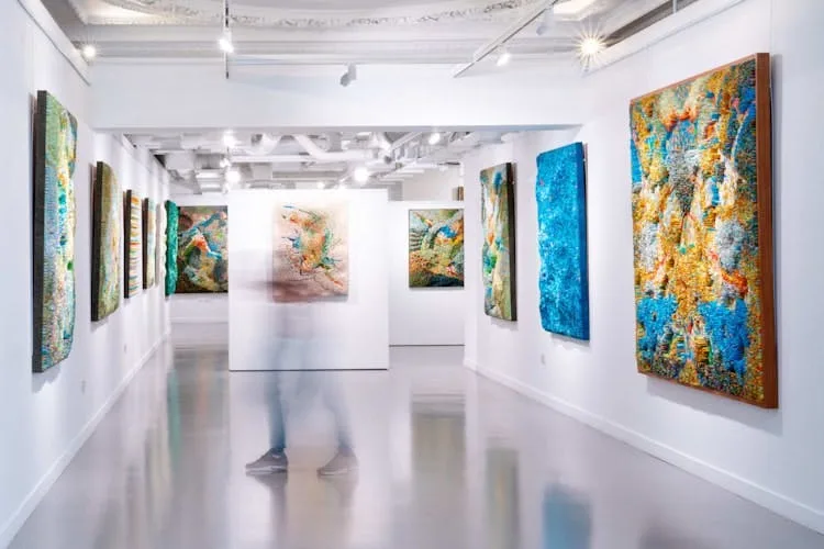 Customizable Storefront Art Gallery on La Cienega Boulevard