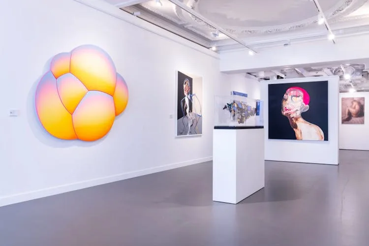 Customizable Storefront Art Gallery on La Cienega Boulevard — 4