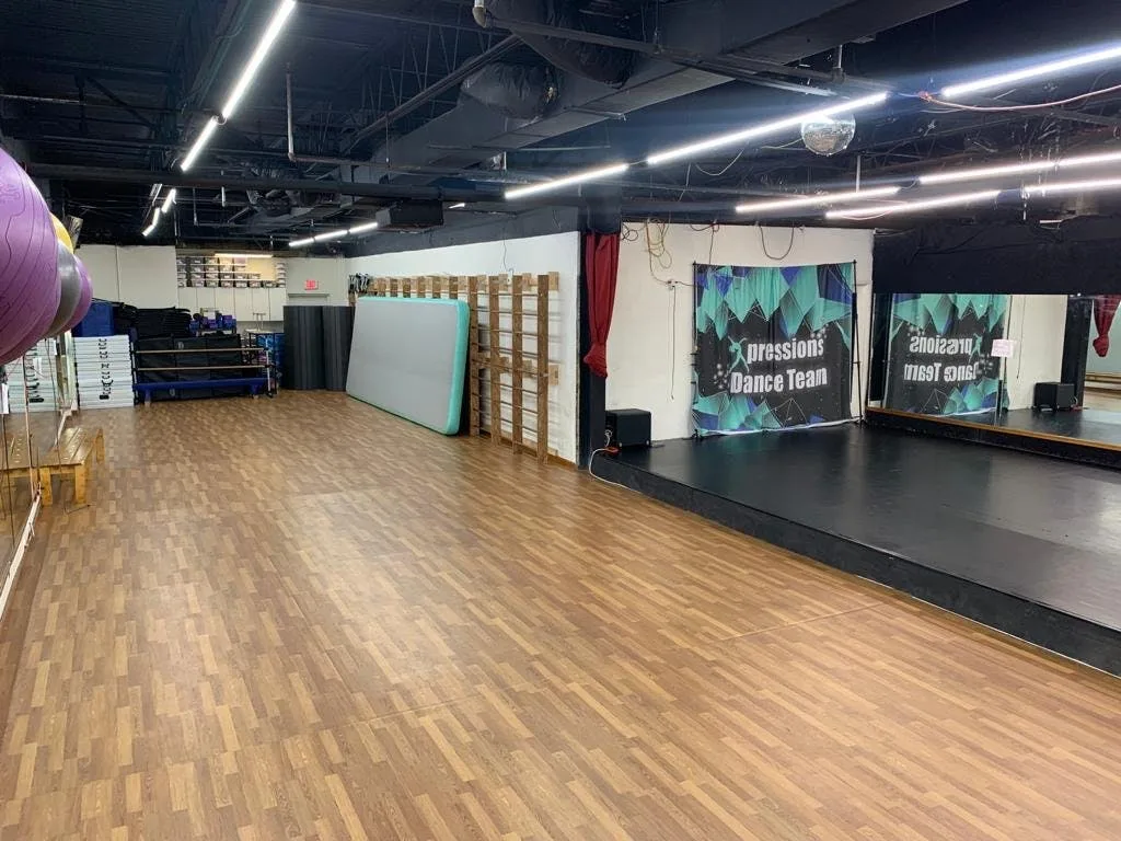 Dance Studio Event Area With Stage in Lake Worth — 5