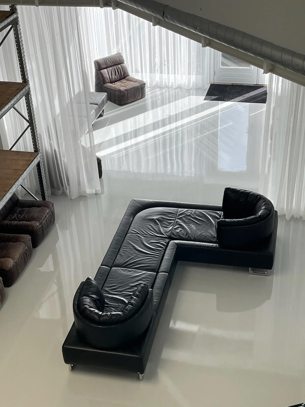 Daylight Studio with Unique Designer Furniture, 70 sqm, creative workshop, pop-up rental in Aalsmeer