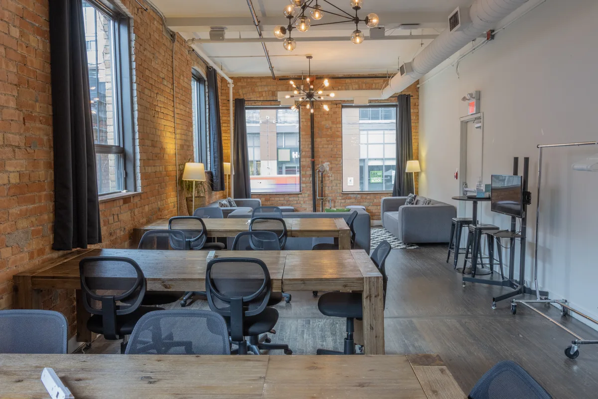 Dedicated Offsite Venue for Team Meetings and Creative Sessions, 465 sqm, team offsite, pop-up rental in Toronto