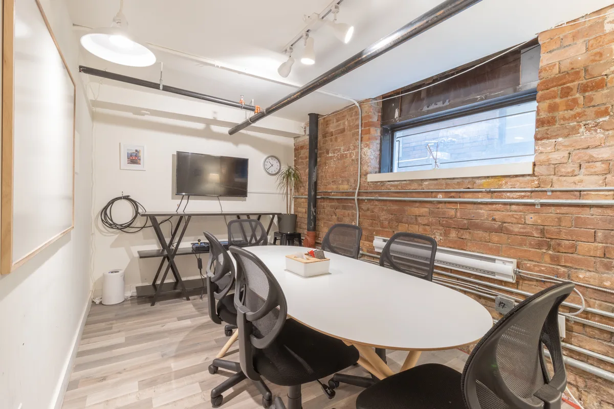Dedicated Offsite Venue for Team Meetings and Creative Sessions, 465 sqm, team offsite, pop-up rental in Toronto, additional…