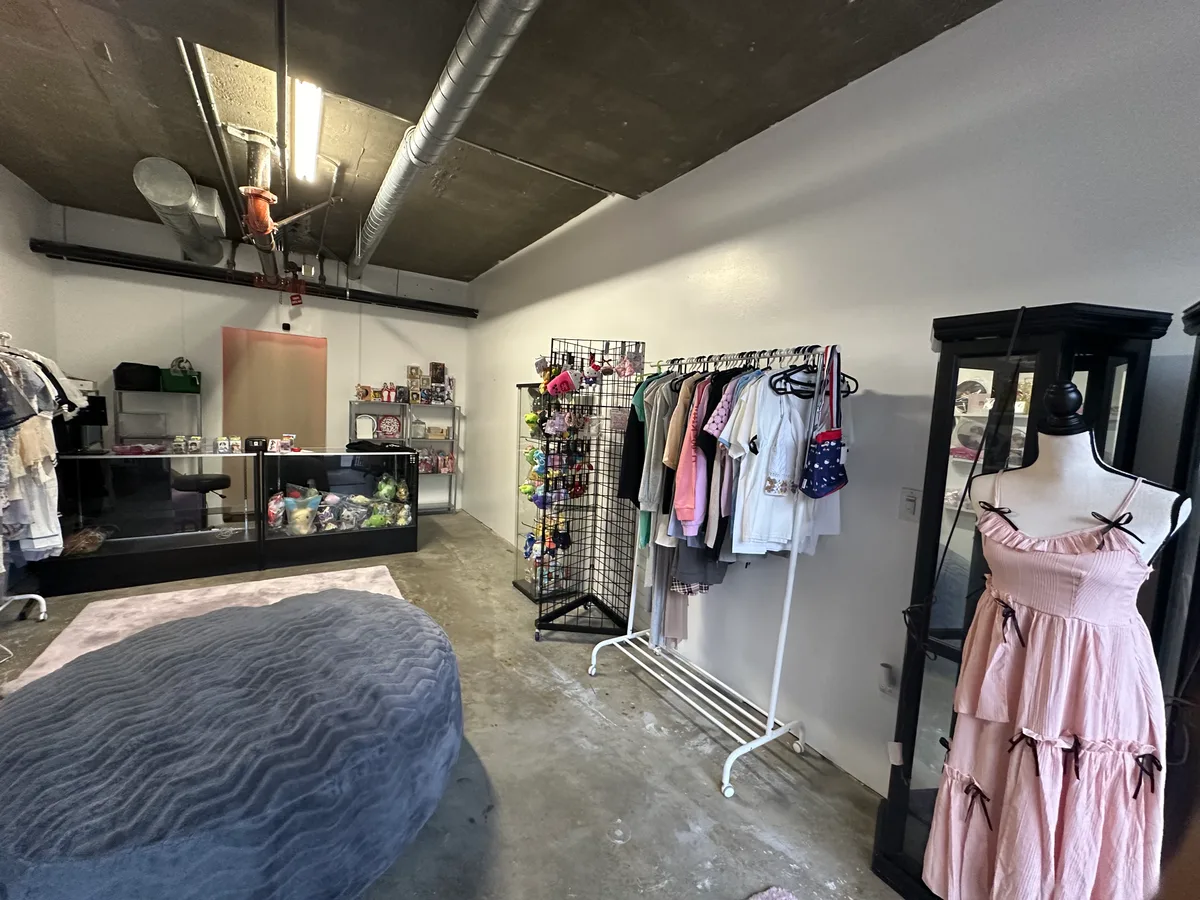Downtown Los Angeles Pop-Up Store Space for Rent, 28 sqm, pop up store, second interior view