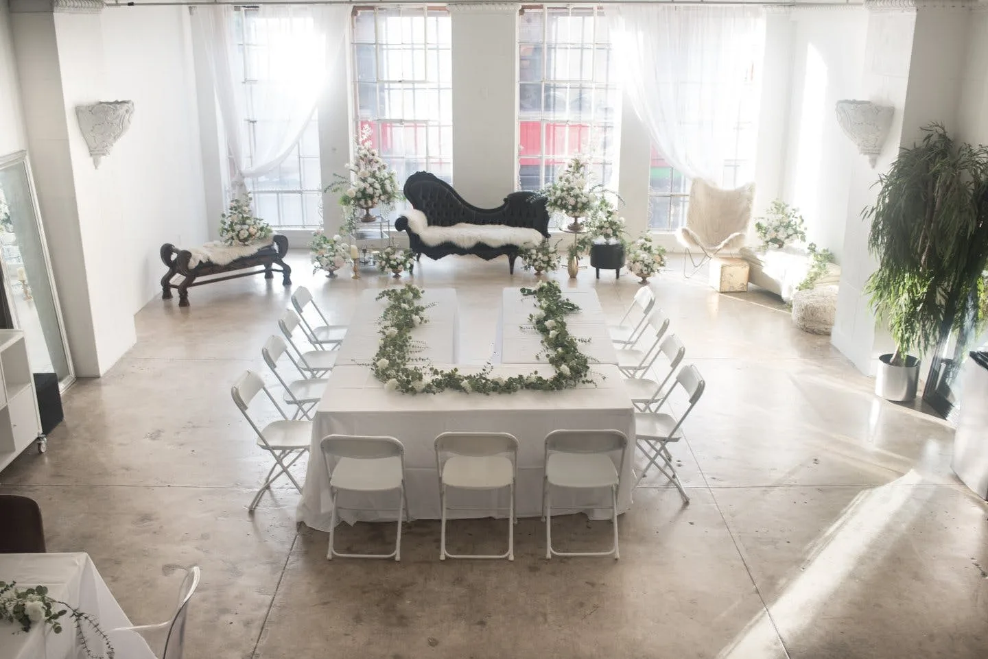 DTLA Grand Loft with High Ceilings — 2