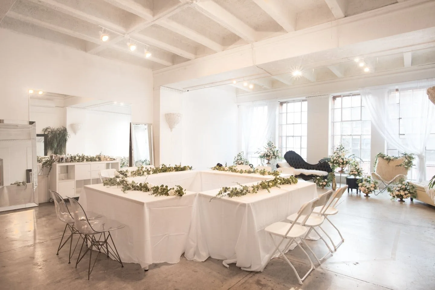 DTLA Grand Loft with High Ceilings — 4