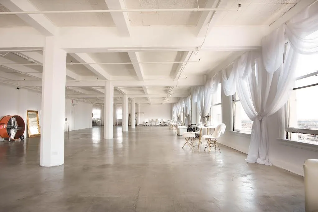 DTLA Skyline View Penthouse Studio — 3