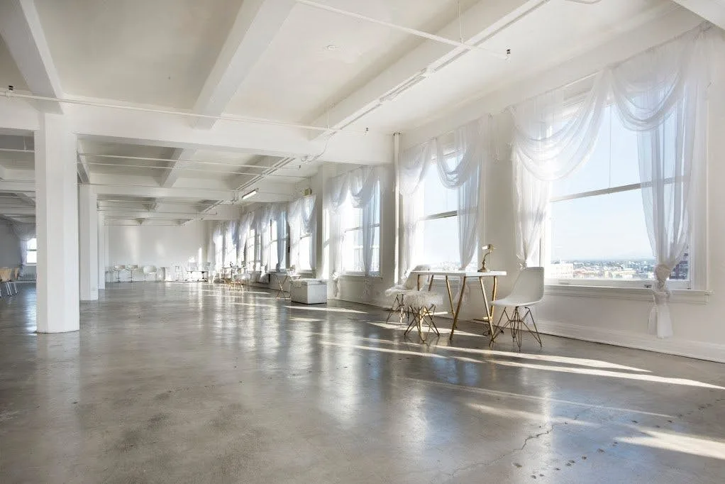 DTLA Skyline View Penthouse Studio — 4