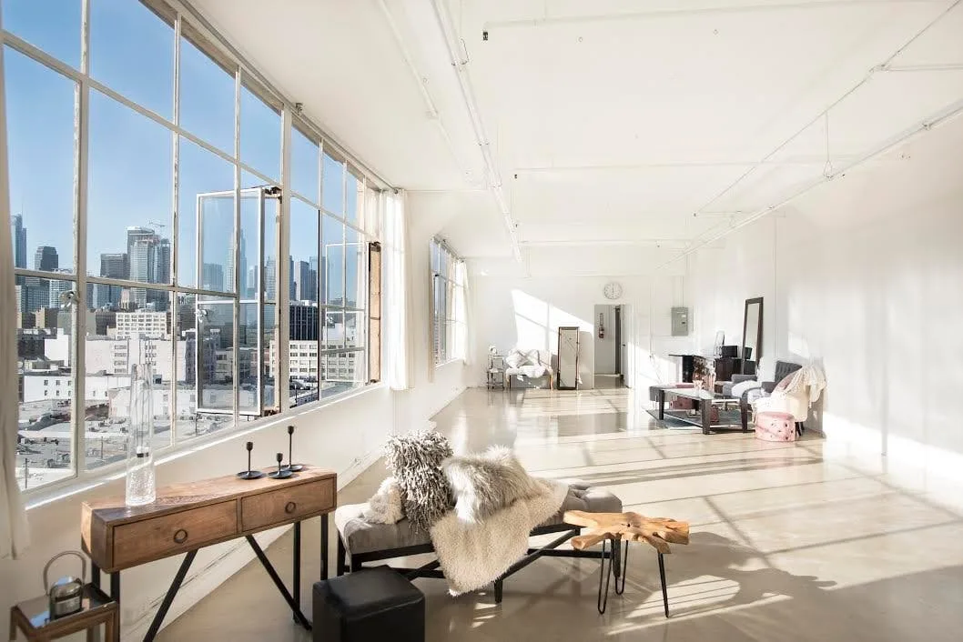 DTLA Skyline View Studio in Fashion District