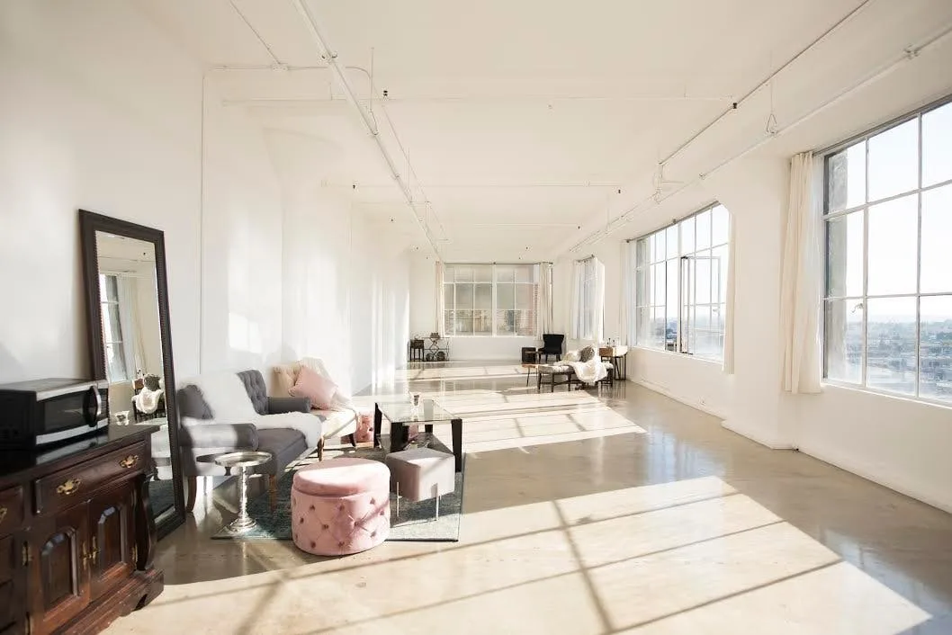DTLA Skyline View Studio in Fashion District — 3