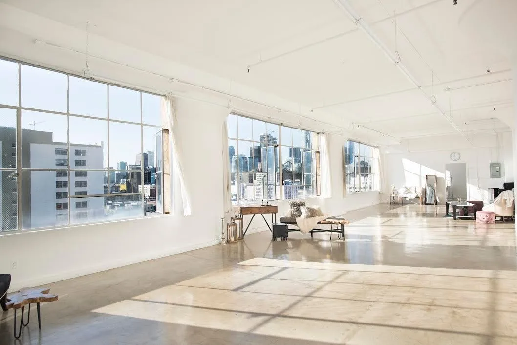 DTLA Skyline View Studio in Fashion District — 4