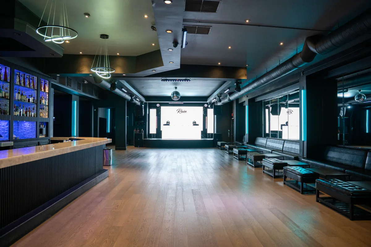 Dynamic Bar and Lounge for Events and Productions, 372 sqm, private event, pop-up rental in Los Angeles