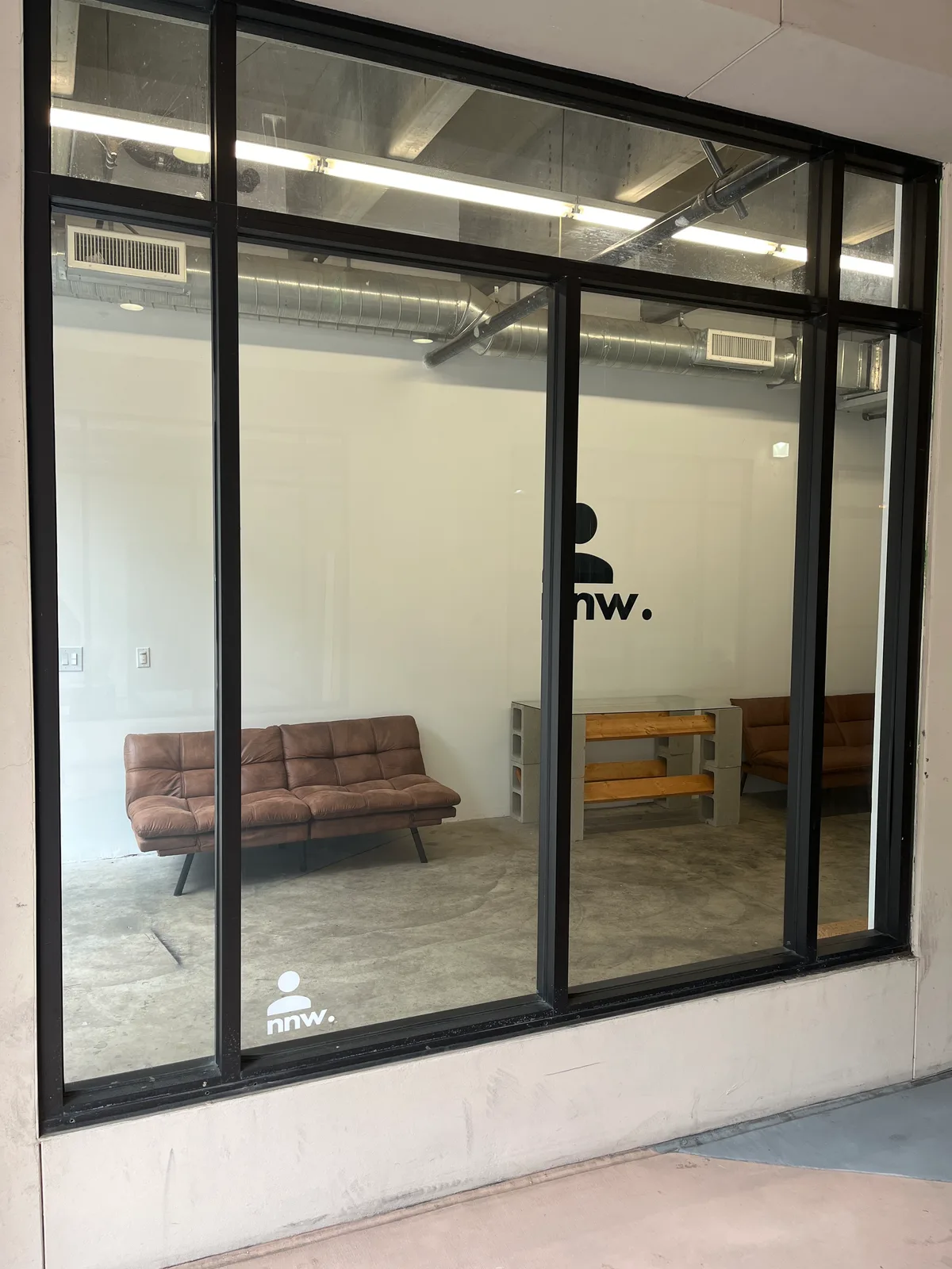 Dynamic Retail Space in Los Angeles, 47 sqm, pop up store, third interior view