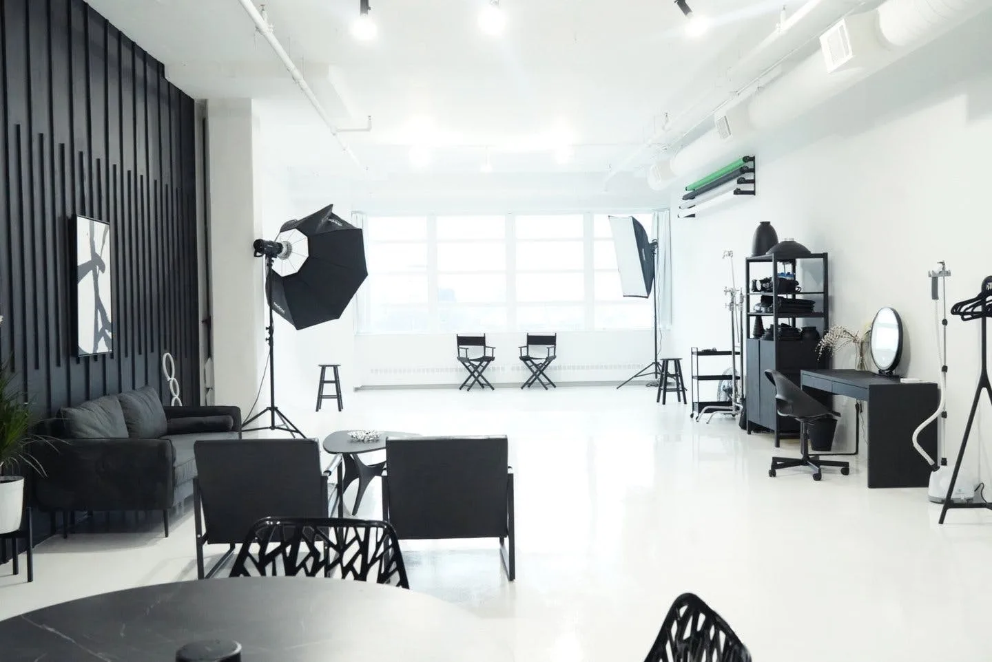 Elegant 1,050 Square Foot Studio in Brooklyn Navy Yard