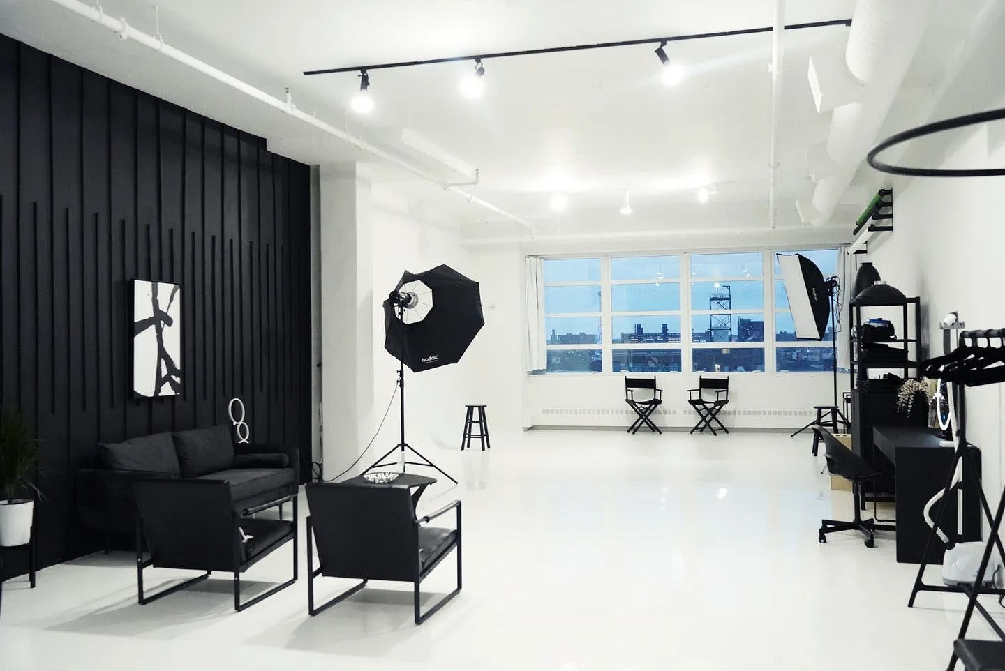 Elegant 1,050 Square Foot Studio in Brooklyn Navy Yard — 3