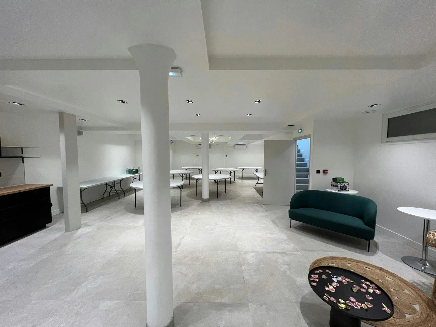 Elegant 440 sqm Event and Showroom Space in Paris 17th — 4