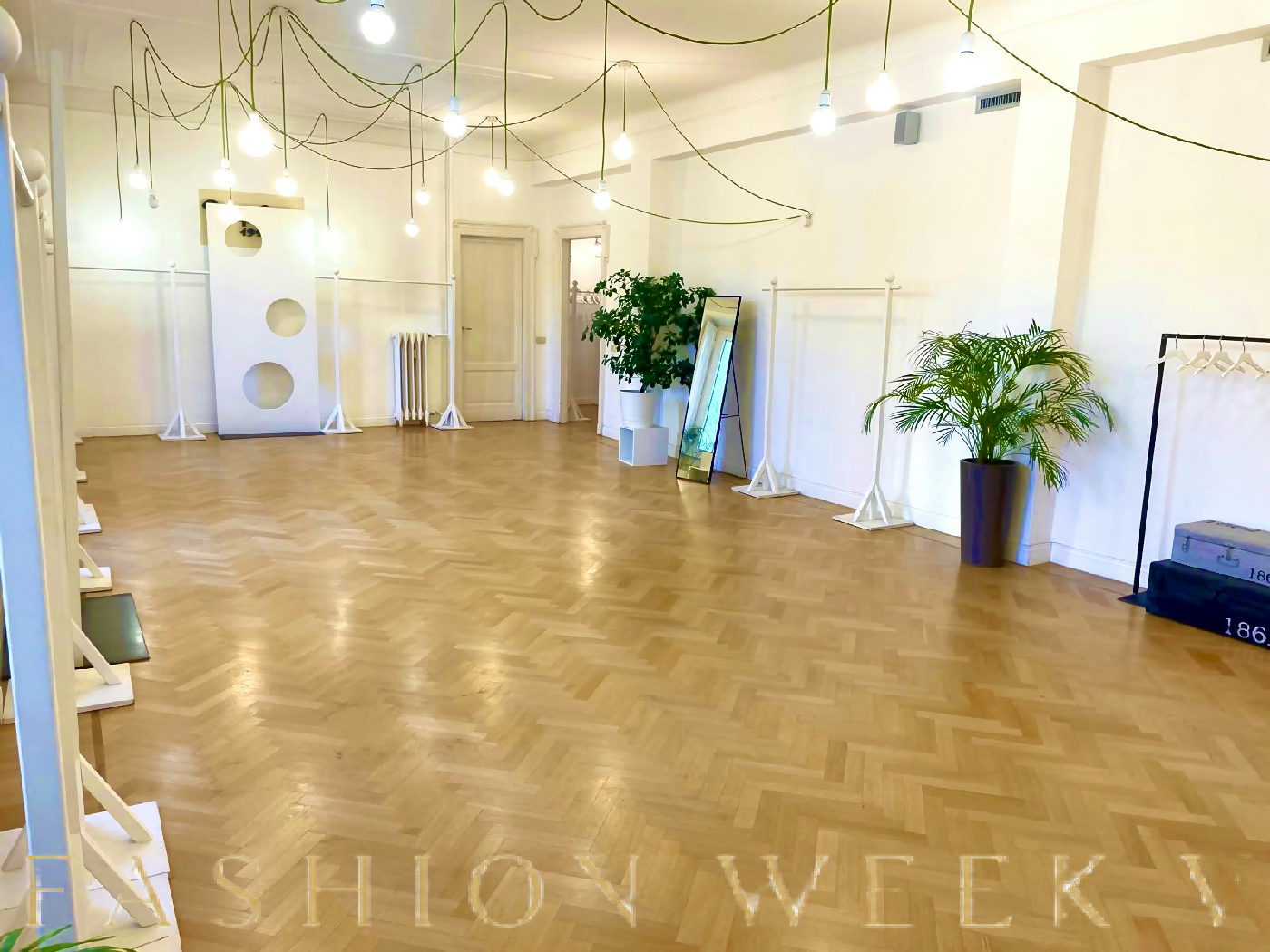 Elegant 60 m² Temporary Salon & Creative Space, pop up store in Milano, interior view