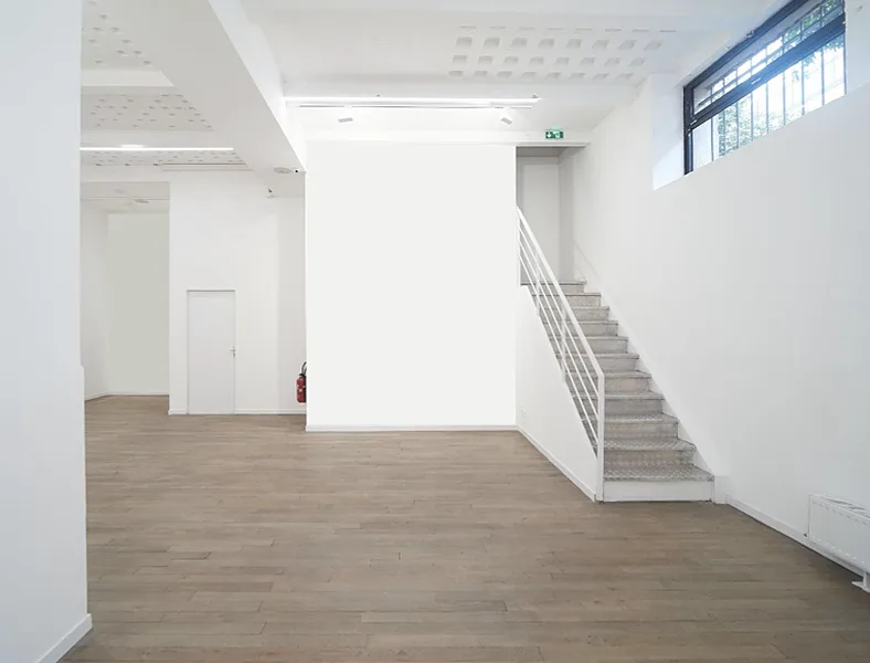 Elegant 640m2 Gallery for Events in Le Marais, 640 sqm, art exhibition, pop-up rental in Paris, interior view