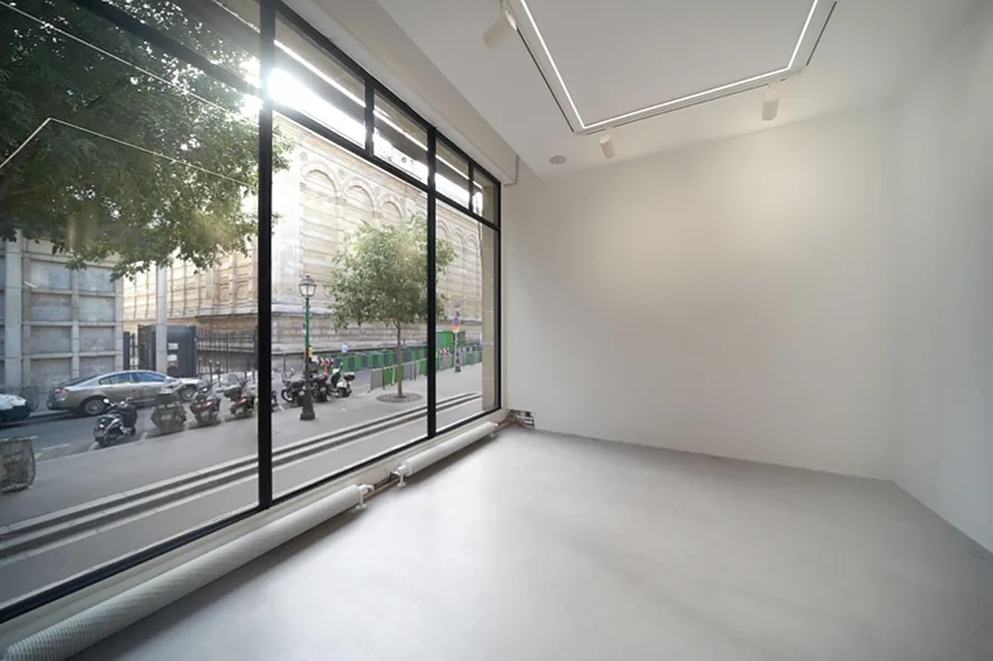 Elegant 640m2 Gallery for Events in Le Marais, 640 sqm, art exhibition, pop-up rental in Paris, second interior view
