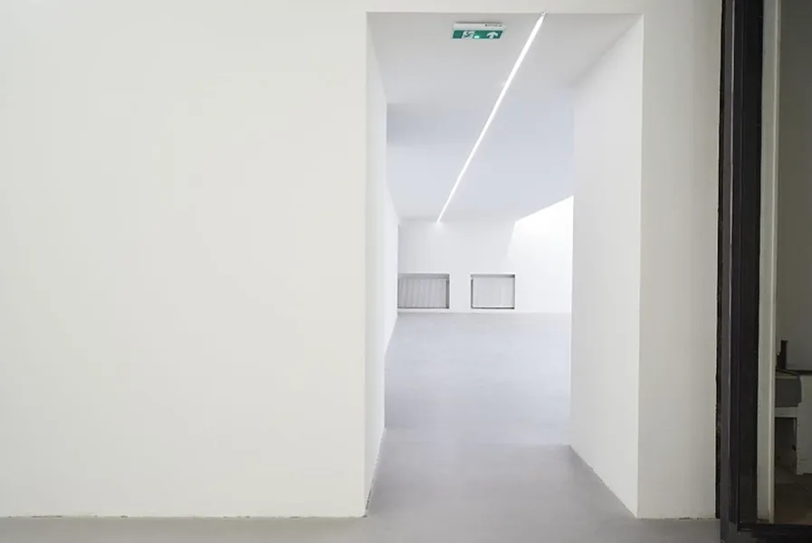 Elegant 640m2 Gallery for Events in Le Marais, 640 sqm, art exhibition, pop-up rental in Paris, additional interior view