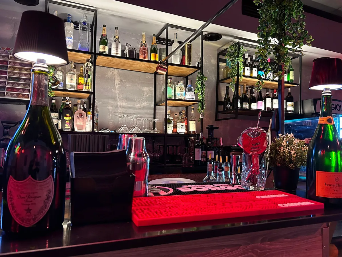 Elegant and Inviting Cocktail Bar Space, 60 sqm, cocktail reception, pop-up rental in Roma, third interior view
