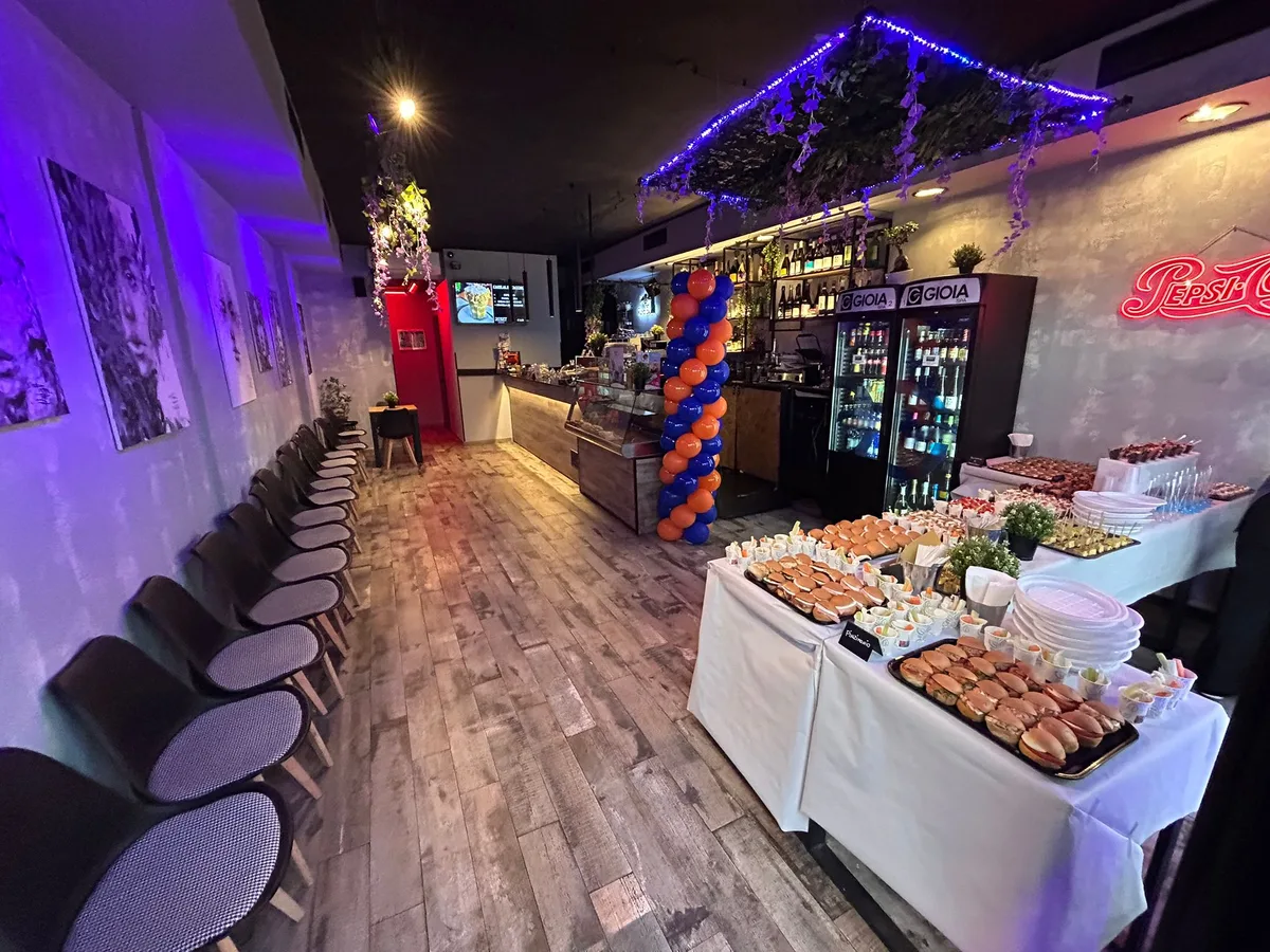 Elegant and Inviting Cocktail Bar Space, 60 sqm, cocktail reception, pop-up rental in Roma, additional interior view