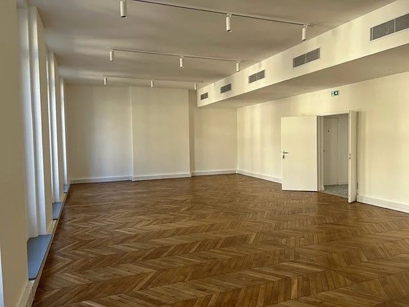 Elegant Apartment on Boulevard Haussmann, Paris 8th — 2