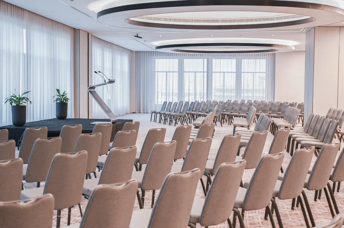 Elegant Ballroom Venue with Spectacular City Views, 420 sqm, corporate event, pop-up rental in دبي
