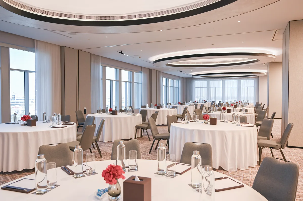 Elegant Ballroom Venue with Spectacular City Views, 420 sqm, corporate event, pop-up rental in دبي, interior view