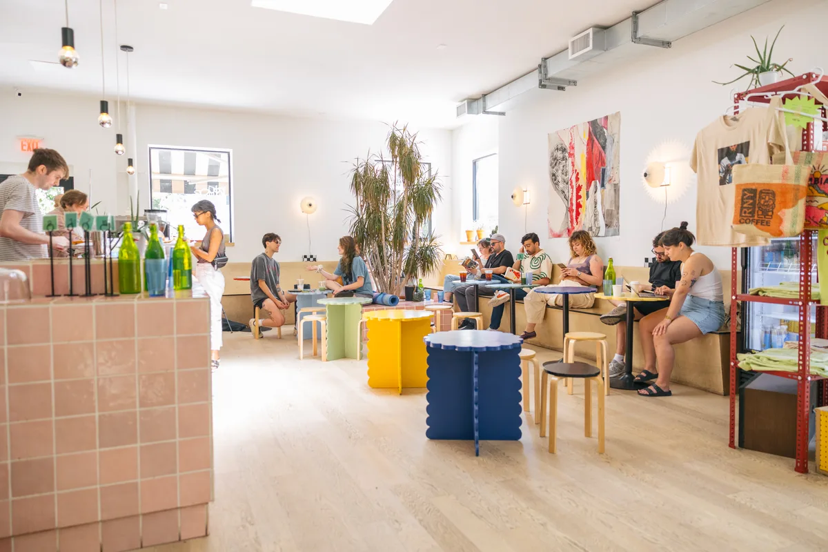 Elegant Cafe Space with Kitchen and Ample Seating, 93 sqm, retail activation, pop-up rental in Brooklyn