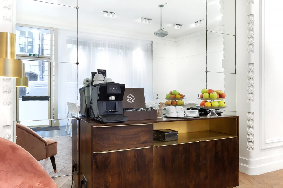 Elegant Commercial Space in Central Toulouse, 42 sqm, pop up store, interior view