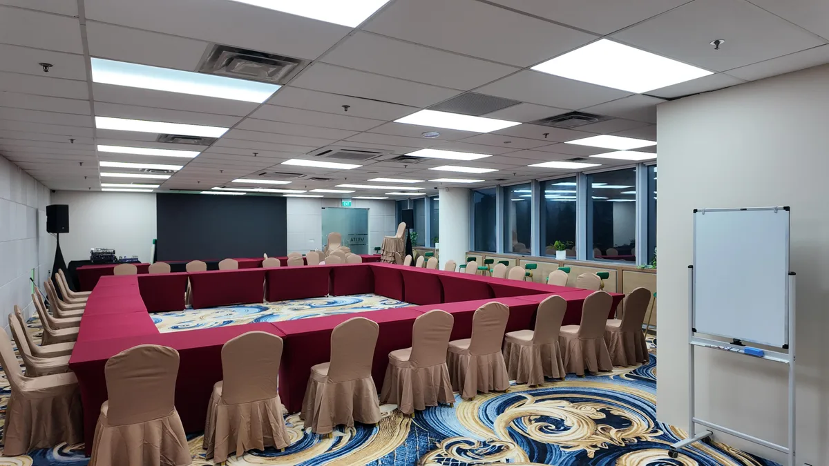 Elegant Event Hall in Singapore’s CBD, 312 sqm, workshop, pop-up rental, interior view