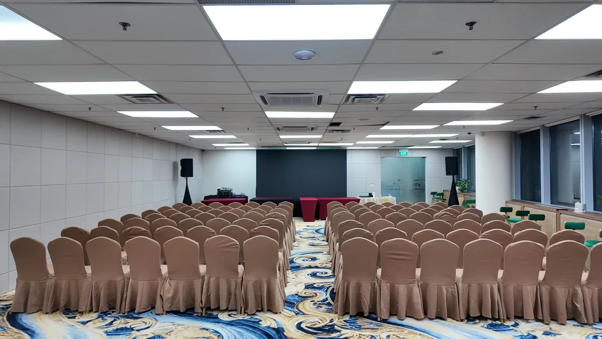 Elegant Event Hall in Singapore’s CBD, 312 sqm, workshop, pop-up rental, second interior view