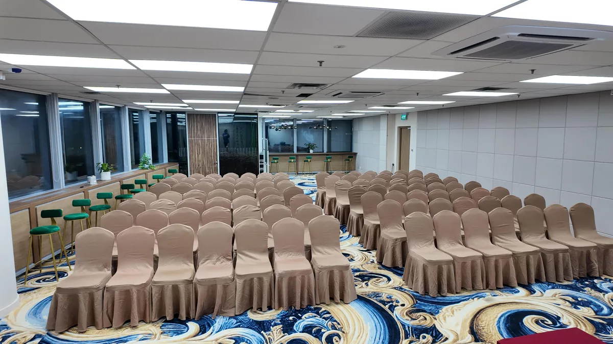 Elegant Event Hall in Singapore’s CBD, 312 sqm, workshop, pop-up rental, additional interior view
