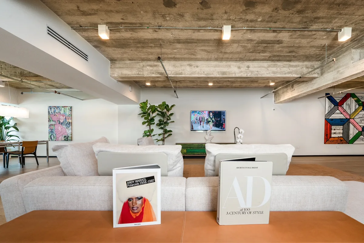 Elegant Event Space on Lincoln Road, 325 sqm, pop up store in Miami Beach, additional interior view
