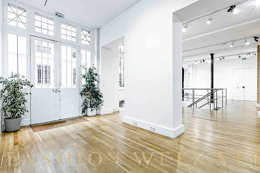 Elegant Gallery or Showroom Space in Marais, 350 sqm, showroom presentation, pop-up rental in Paris