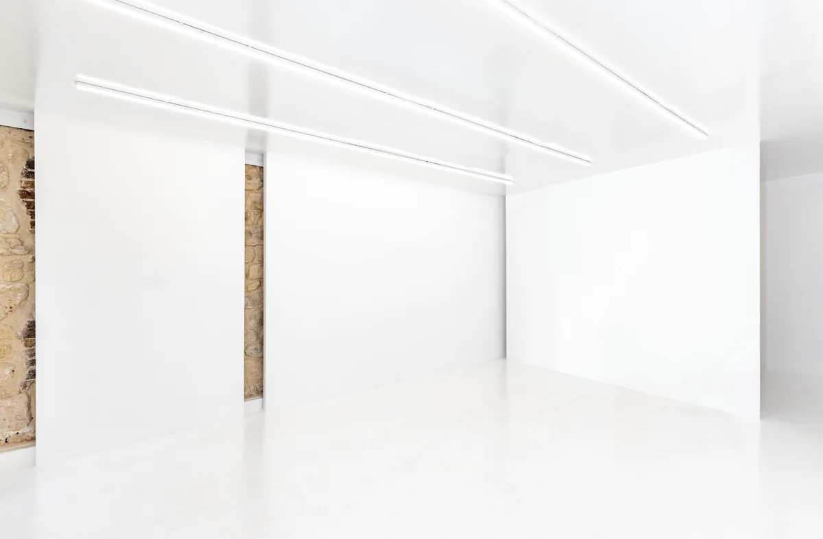Elegant Gallery Space in Haut-Marais for Unique Events, 70 sqm, showroom, pop-up rental in Paris