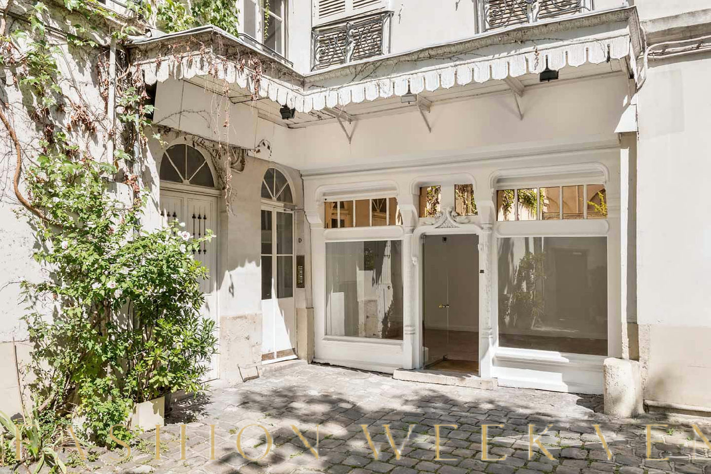 Elegant Loft Space for Fashion Events in Saint-Germain-des-Prés, 59 sqm, fashion showroom, pop-up rental in Paris, interior…