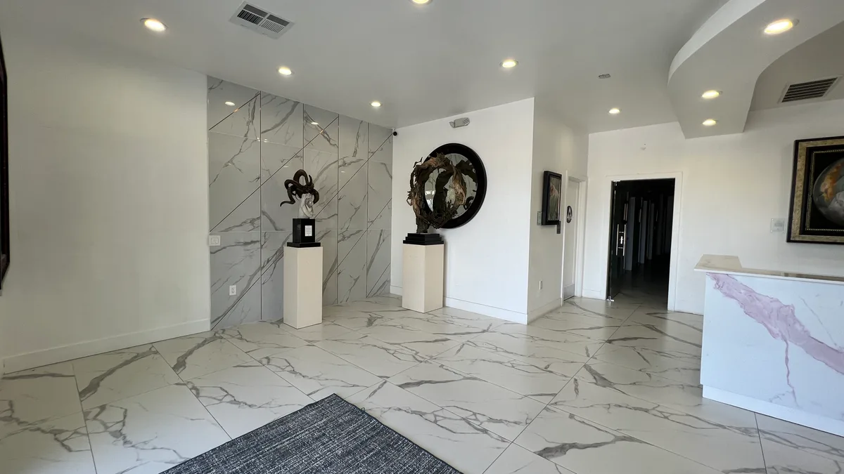 Elegant Medical Office Space with Spacious Reception Area, 214 sqm, photo shoot, pop-up rental in Garden Grove