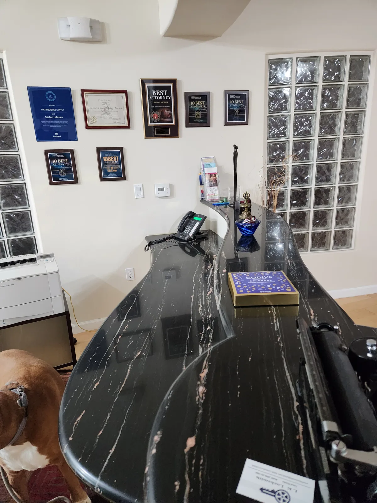 Elegant Office Space with Unique Interior Features, 139 sqm, art exhibition, pop-up rental in Thousand Oaks, second interior…