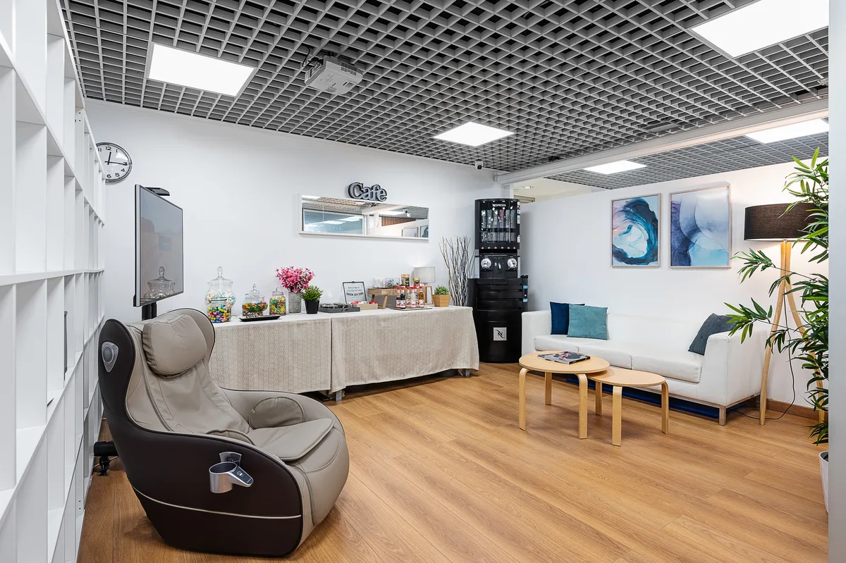 Elegant Private Office in Modern Coworking Space, 18 sqm, showroom presentation, pop-up rental in Milano, third interior view
